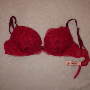 NWT VICTORIA SECRET BRA 34B